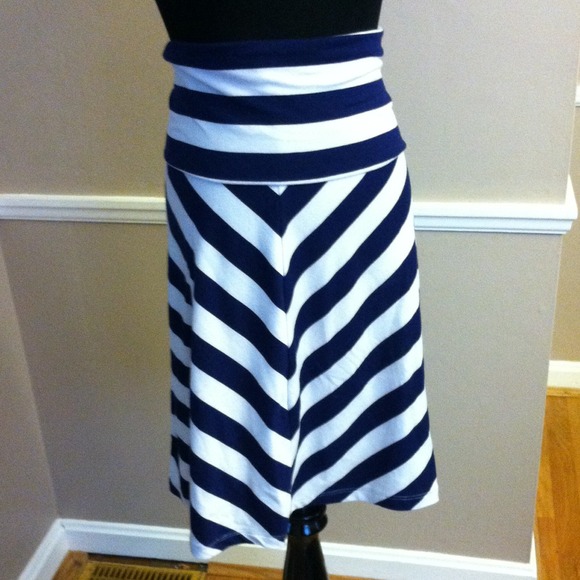 📦SOLD***602. Old Navy Nautical Stripe Skirt