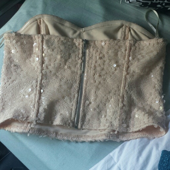 Sequins - Picture 2 of 2