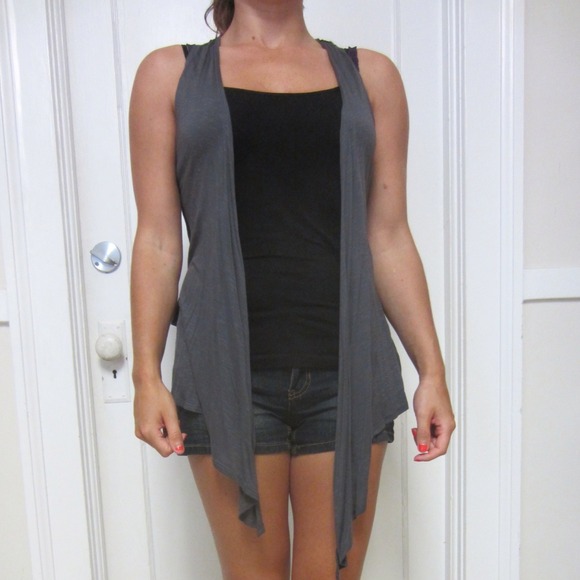 SOLD. Gray over thing with flower detail - Picture 2 of 2