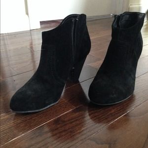 Aldo black suede booties--size 8.5