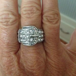 Cute belt design ring
