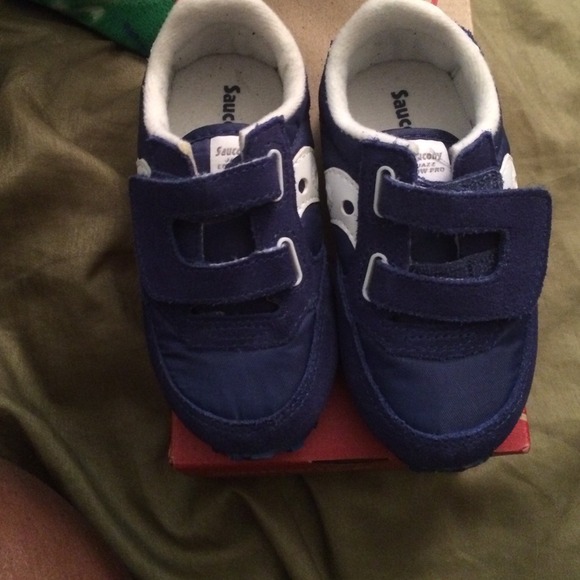 Saucony sneakers !!! Brand new