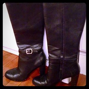 Ann Taylor barely worn black boots