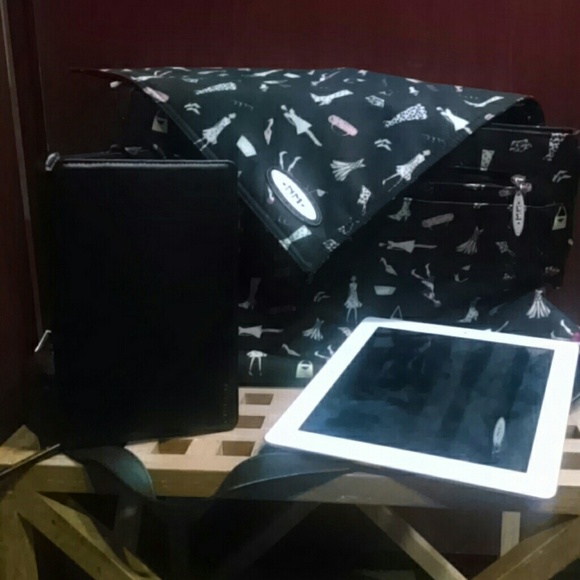 Sold in bundle NICOLE MILLER LAPTOP/BOOK CASE - Picture 3 of 4