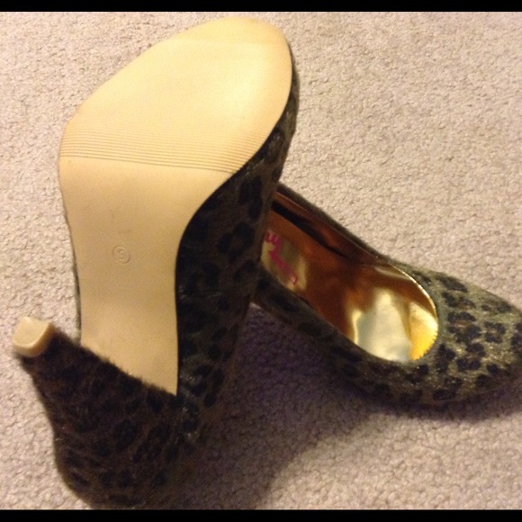 Leopard print shoes👠 - Picture 2 of 4