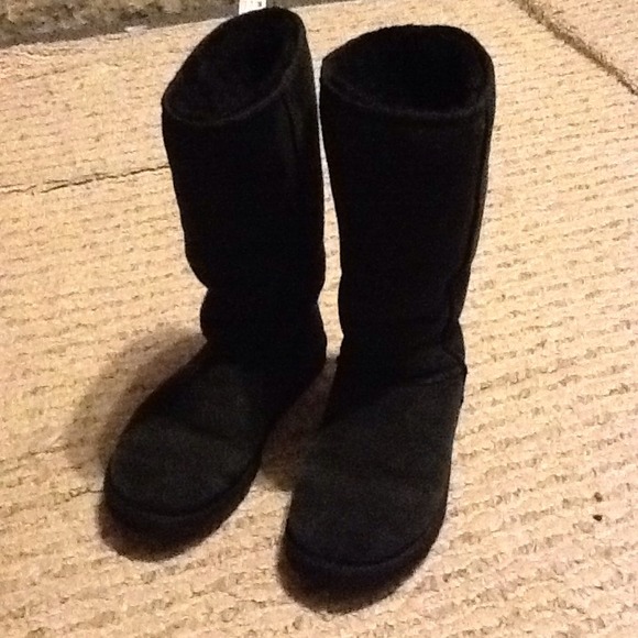 Black tall UGG