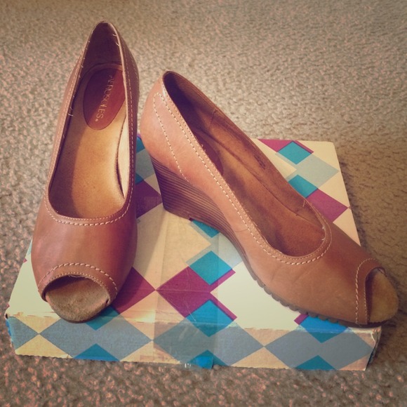 Aerosoles Peep-toe Wedge