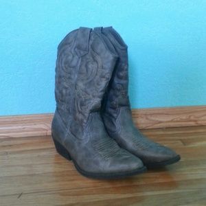 Never worn cowboy boots