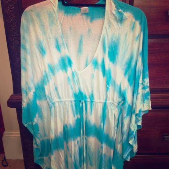 Kenneth Cole tie dye cover up blouse size small