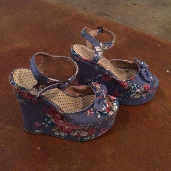 Chambray & Floral platform wedges w/bow -Forever21