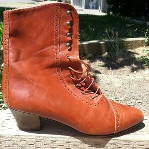 Sudini vintage Italian leather boots!!