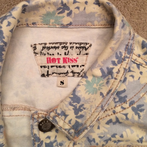 Vest - Picture 2 of 3
