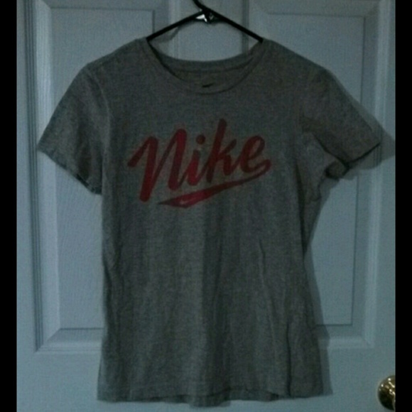 Grey nike t shirt