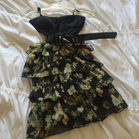 Black flower ruffle dress with belt - Picture 1 of 1