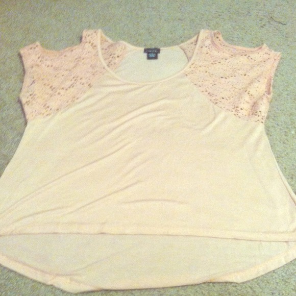 Brand new rue 21 lace sleeve top