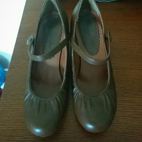 Brown Pumps