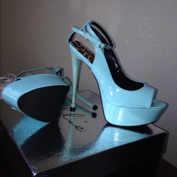 Platform heels - Picture 1 of 1