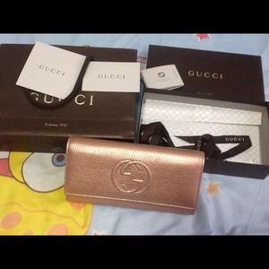 **SOLD LOCALLY** Authentic Gucci Wallet