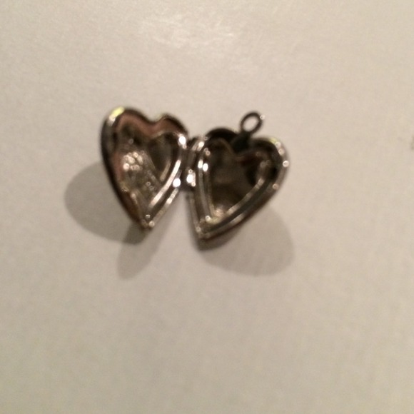 Locket - Picture 2 of 2