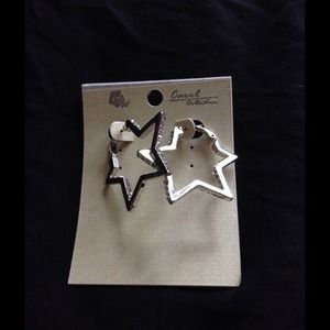 Star earrings w/ rhinestone