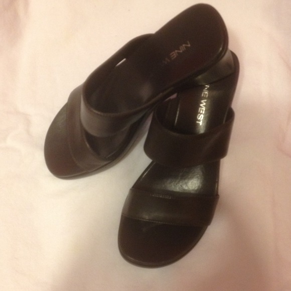 NWOT Nine West Wngildea wedge sandal