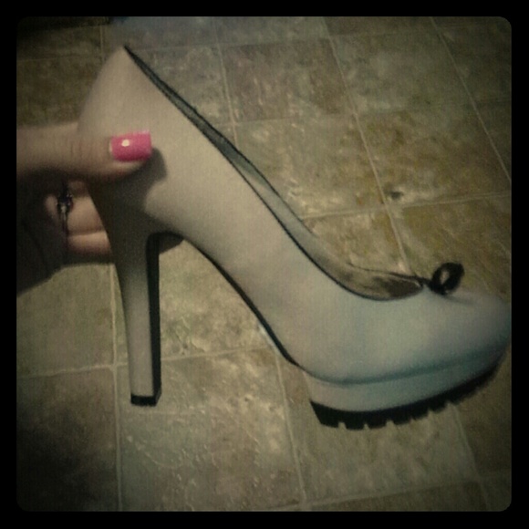 ROCKETDOG? beige heels