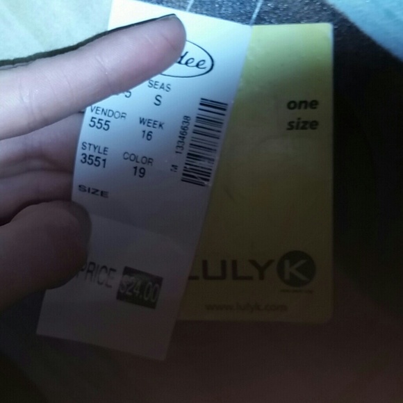 SOLD!!!!! One Size Cold Shoulder Bat Wing Top - Picture 2 of 4