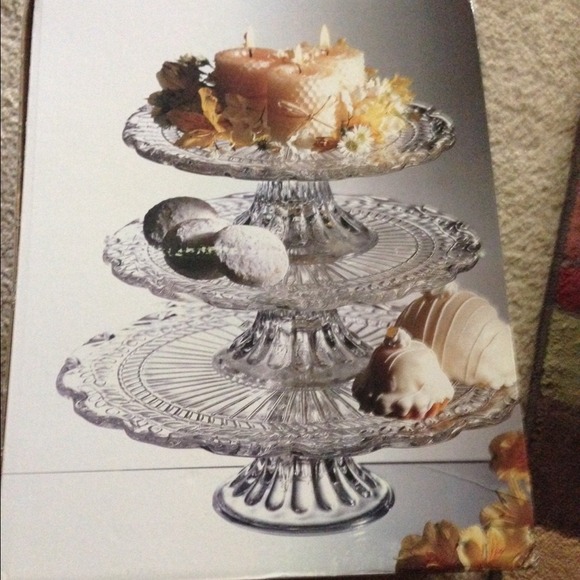 available - Dessert stand