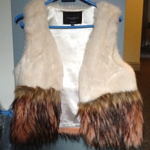 Fake fur vest