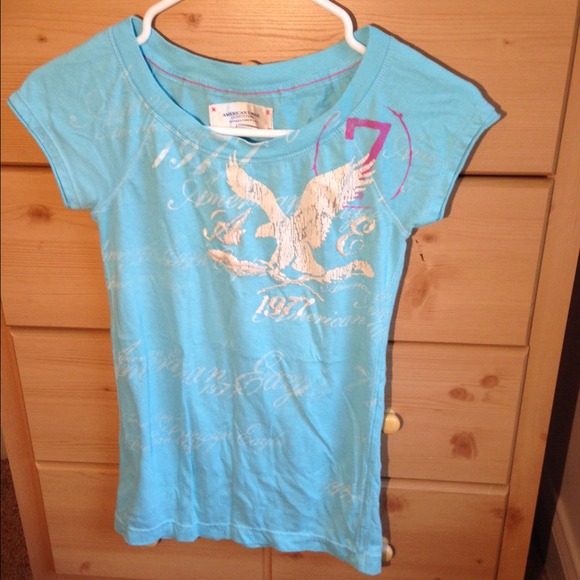 Light blue American Eagle ultra soft tee.