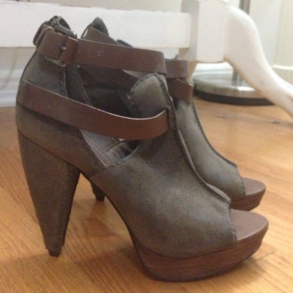 All Saints Spitalfields Pumps