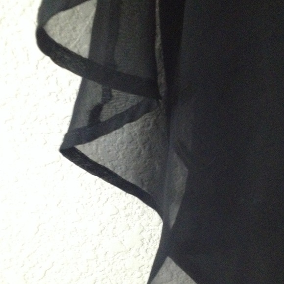 Beautiful Flowy Waterfall Skirt!! - Picture 2 of 4