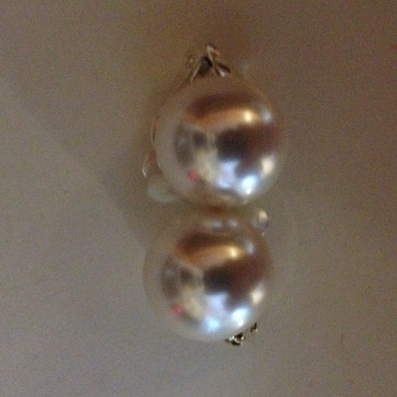 Pearl Clip on earrings
