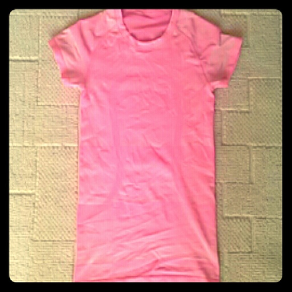 Size 2 lululemon yoga/workout shirt