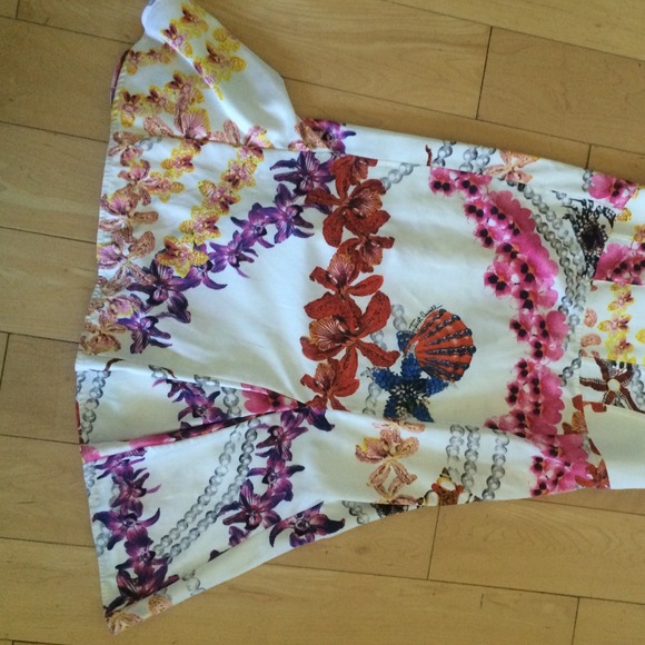 SOLD❌⭕️❌⭕️Cavalli Floral pattern dress - Picture 2 of 4