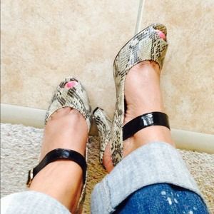 Steve Madden animal print shoes