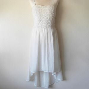 Beautiful white dress with built in bra