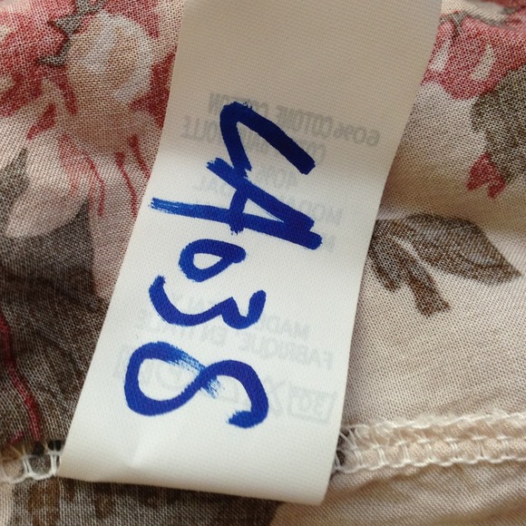 Brandy Melville vodi shorts - Picture 2 of 3