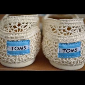 Toms