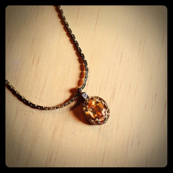 Very pretty necklace!