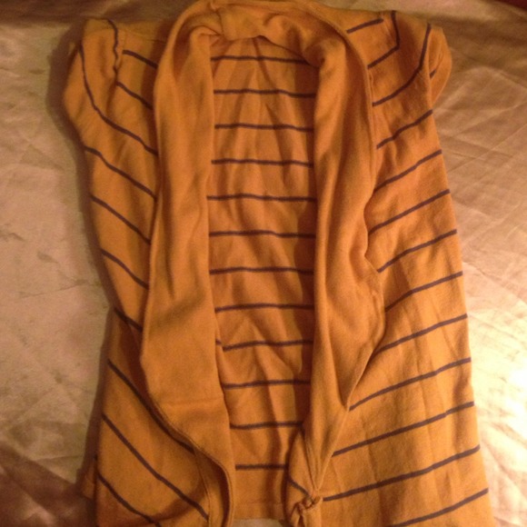 Yellow sweater/cardigan