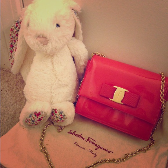 Ferragamo Crossing Bag～ pink color