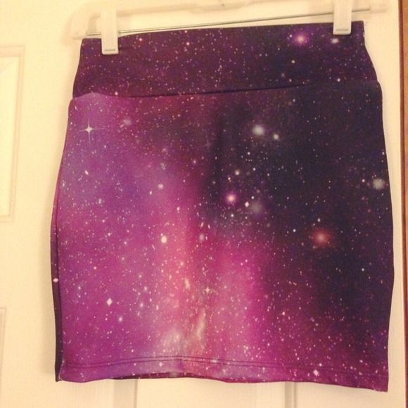 Tobi Dresses & Skirts - Tobi galaxy skirt