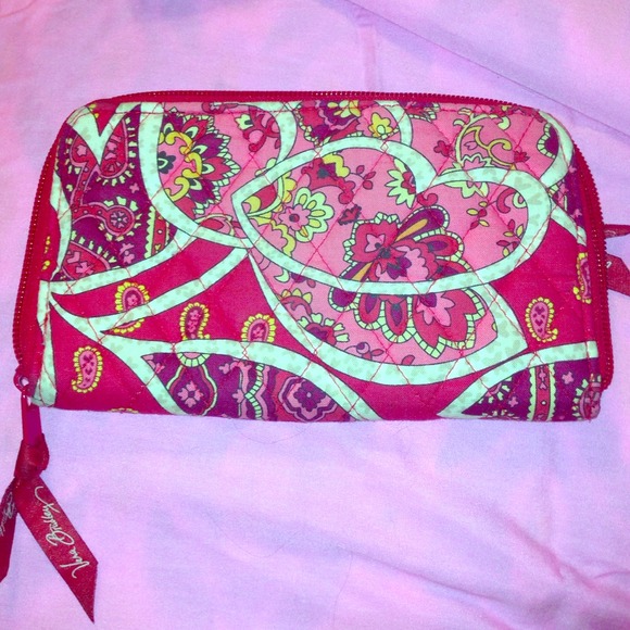 Vera Bradley zip wallet - Picture 1 of 3