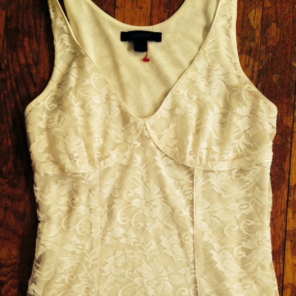 Lace sleeveless top