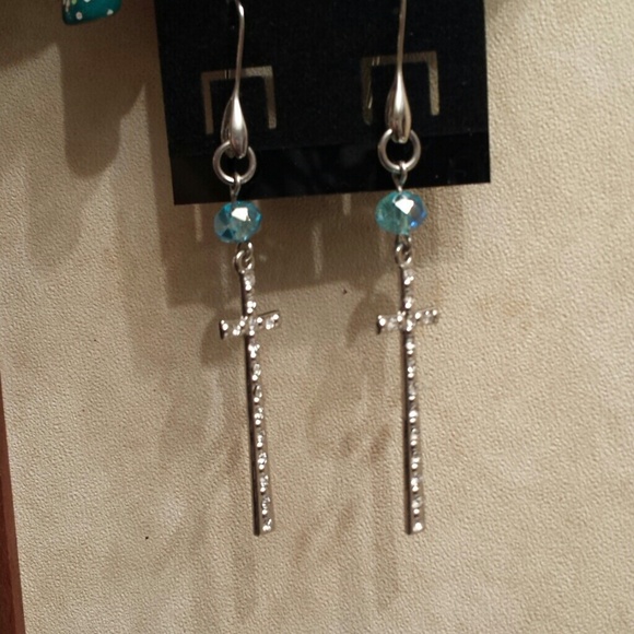 Earrings ((MARK DOWN))
