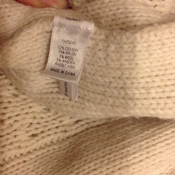 Express cream sweater dress with turtleneck. - Picture 4 of 4