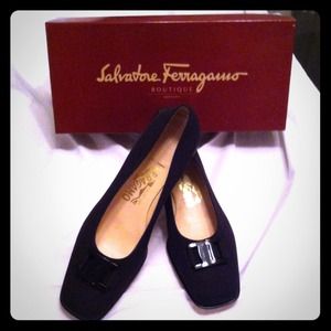 Salvatore Ferragamo women's size 8M
