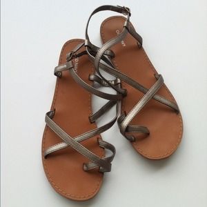 🚫Sold🚫 Old Navy Brown and Silver Sandals