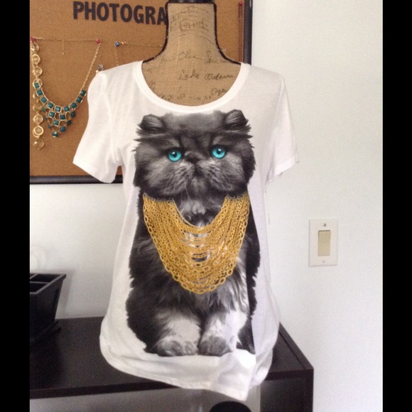 Cute top, for any cat lover :)